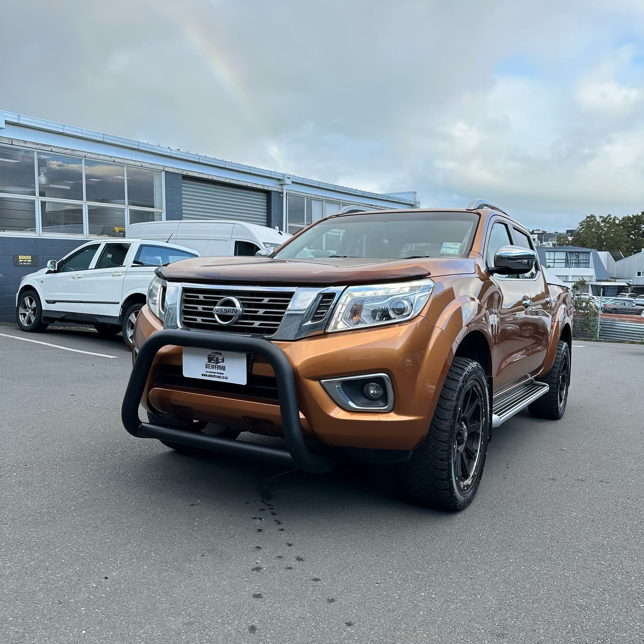Bonnet Guard Protector Stone Guard Nissan Navara NP300 2015-2020 OEM Style
