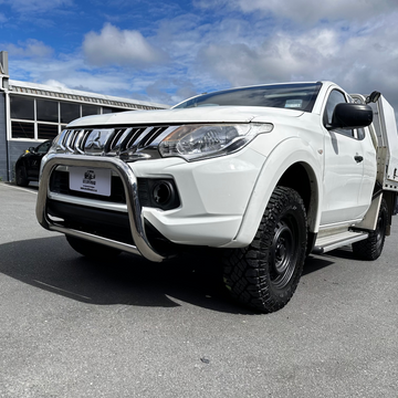304 Stainless Steel Nudge Bar Mitsubishi Triton/Pajero Sport 2015-2018 Chrome