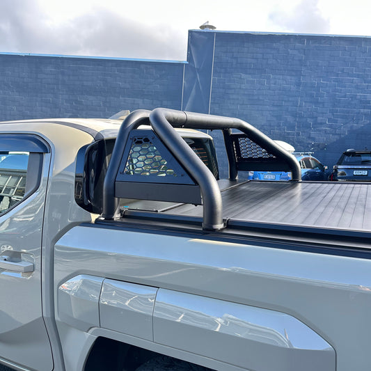 Roll Bar T10 and Ruggedized Manual Roller Shutter for Hilux 2026