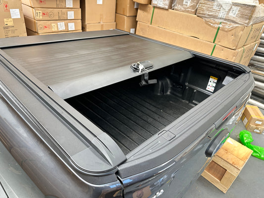 Manual Rolling Shutters/Tonneau Cover for Mitsubishi Triton 2024+ with Tailgate Lock