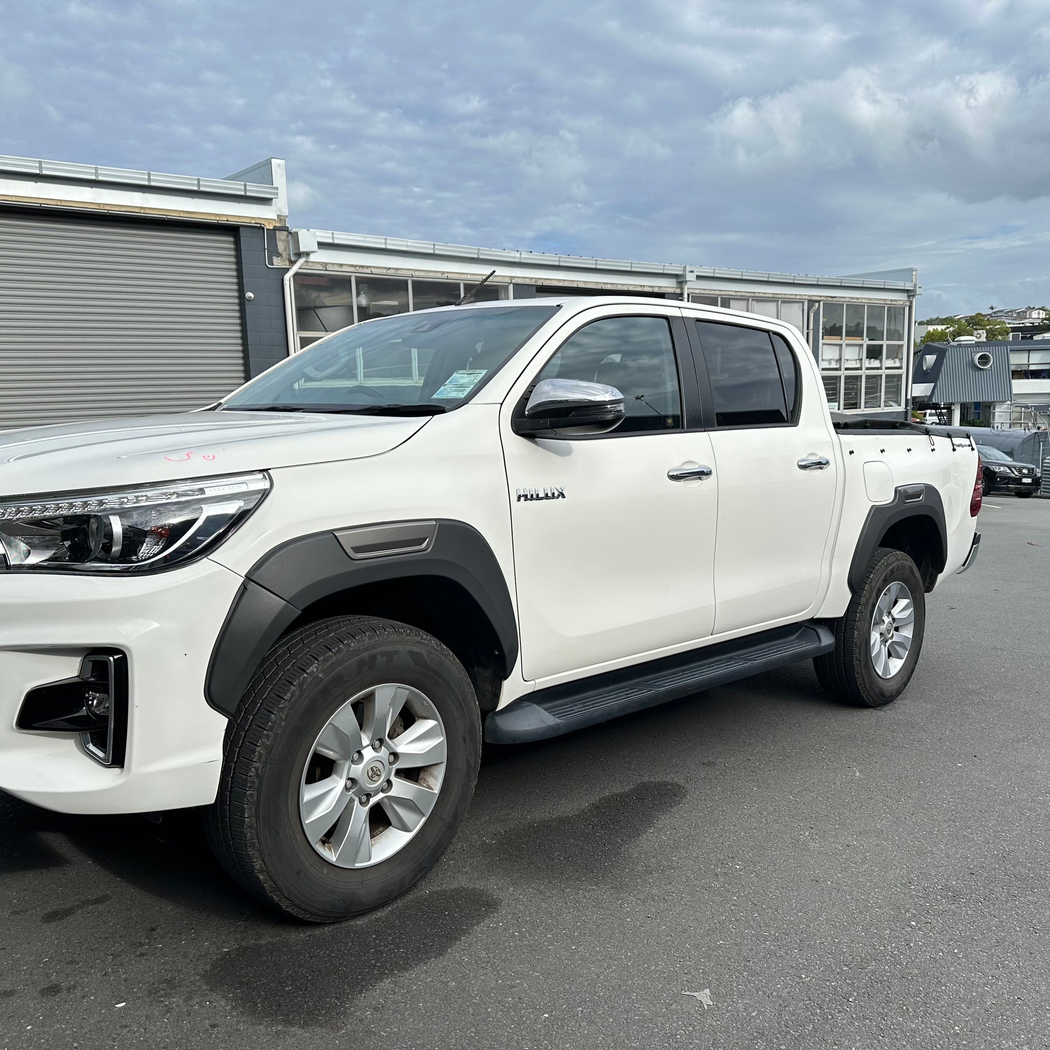 Fender Flare Toyota Hilux 2021-2024 SR/SR5 OEM Style with Grey layer Surface