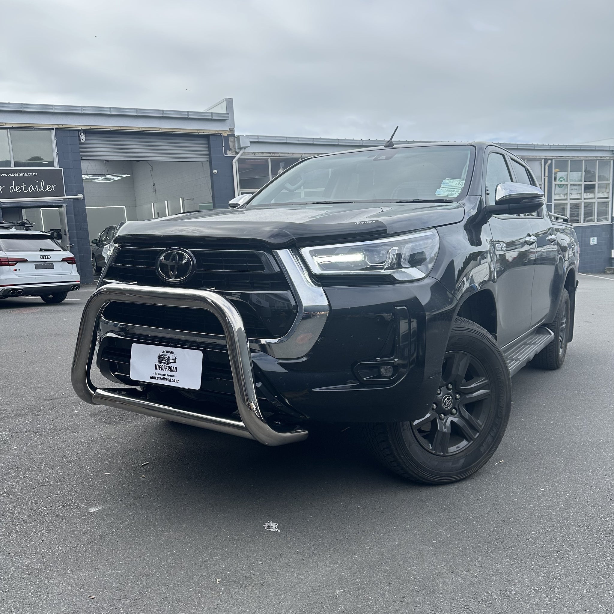 304 Stainless Steel Nudge Bar Toyota Hilux 2021-2025 Chrome