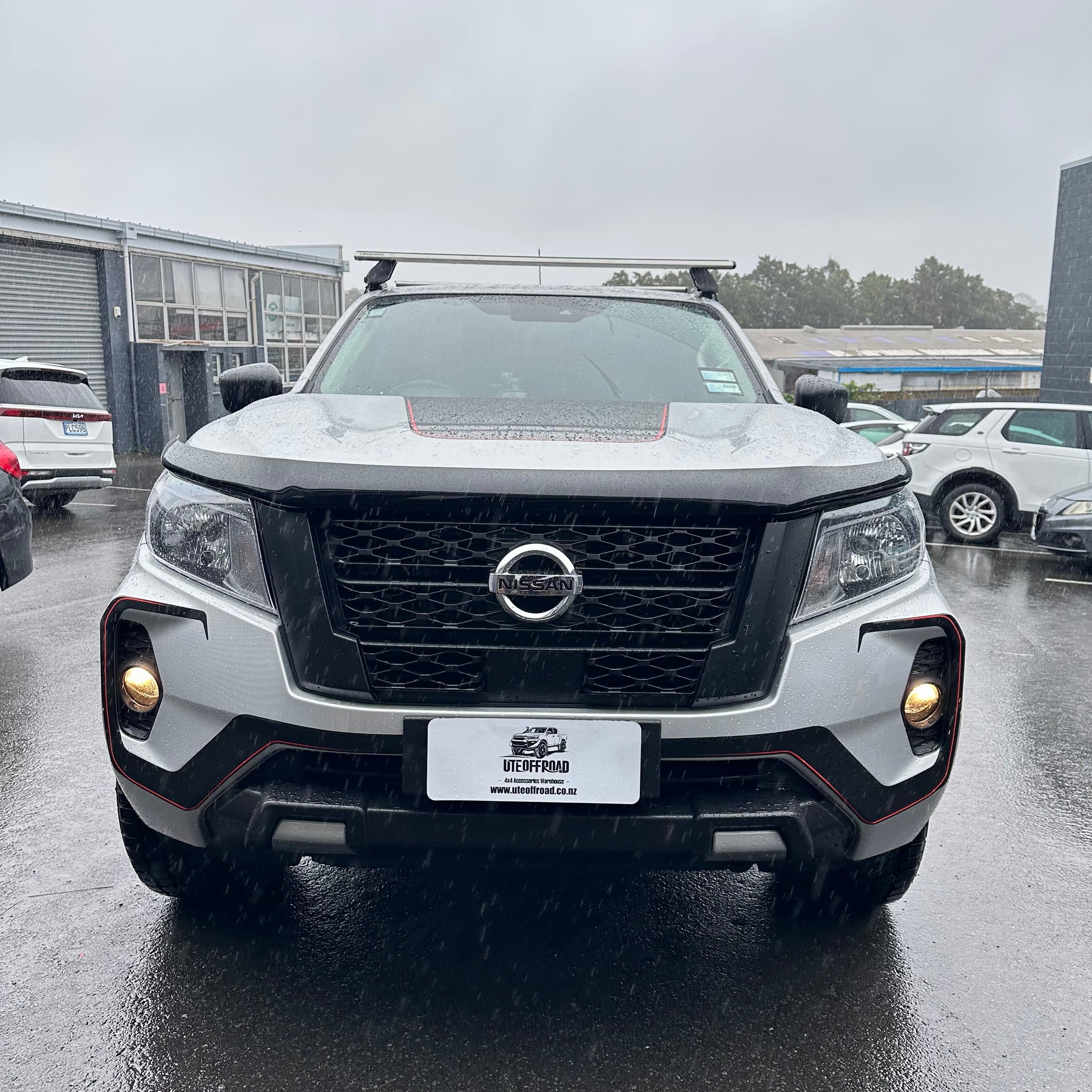 Bonnet Guard Protector Stone Guard Nissan Navara 2021-2025