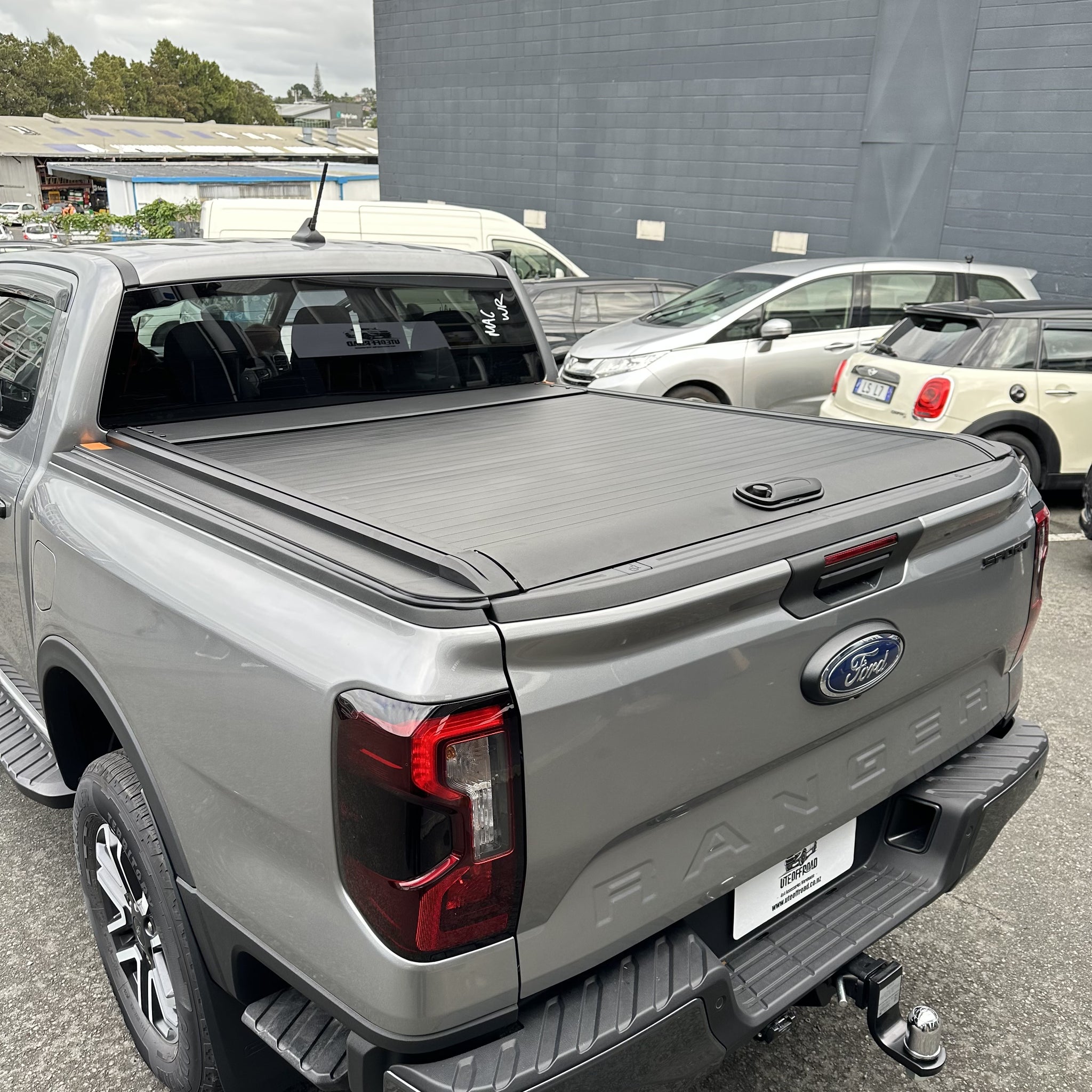 Manual Rolling Shutters/Tonneau Cover for Volkswagen Amarok 2023+