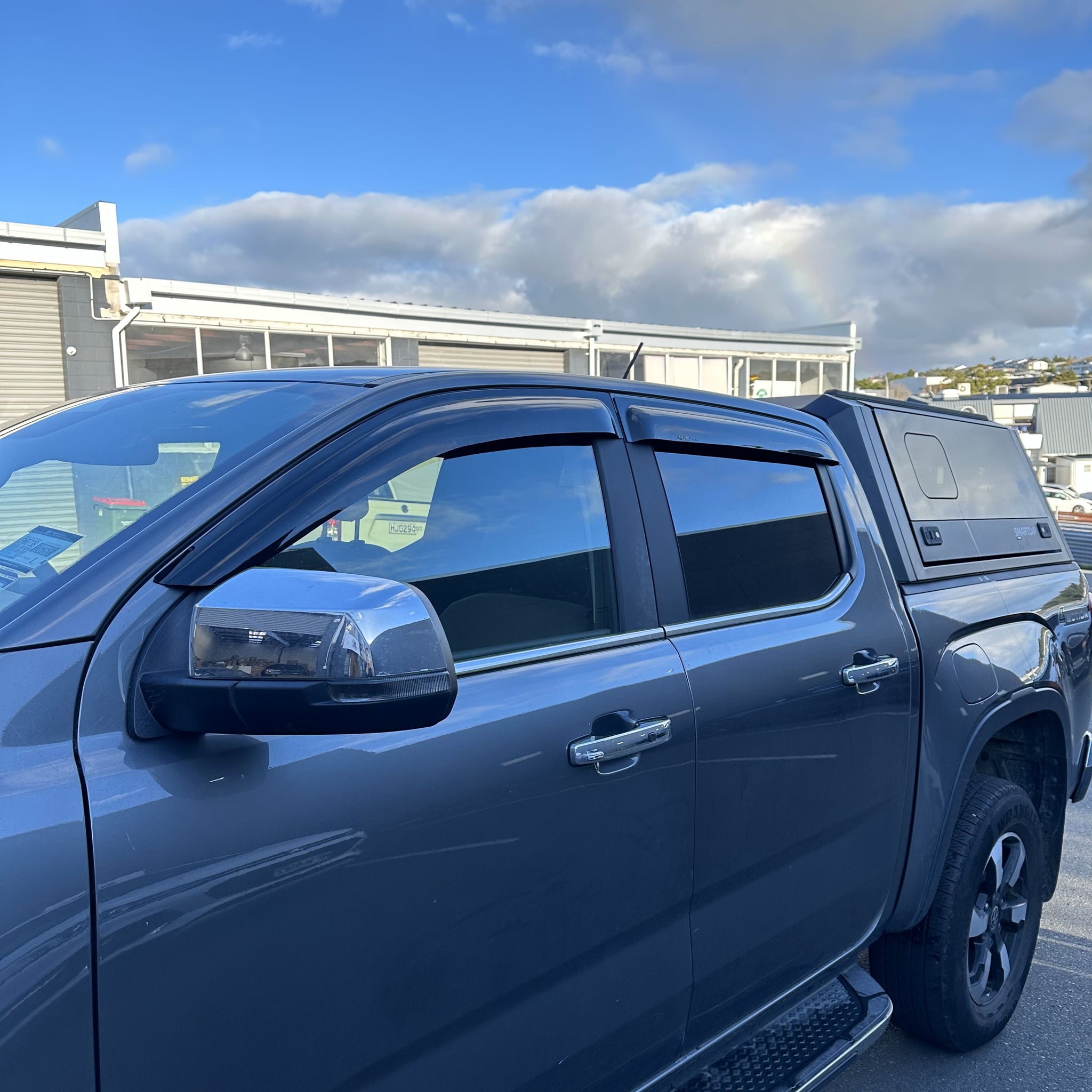 DOOR VISORS/ WINDOW MONSOONS  Weather Shields Volkswagen Amarok 2010+