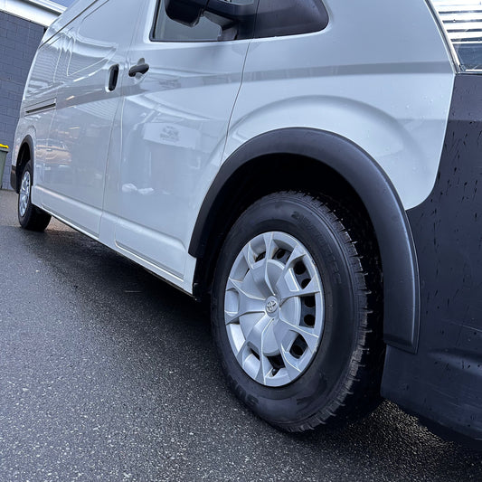 Fender Flare Hiace 19+ New shape ZX / Minibus Smooth Black