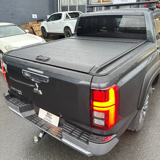 Manual Roller Shutter/Tonneau Cover for Mitsubishi Triton 2024+ with Tailgate Lock