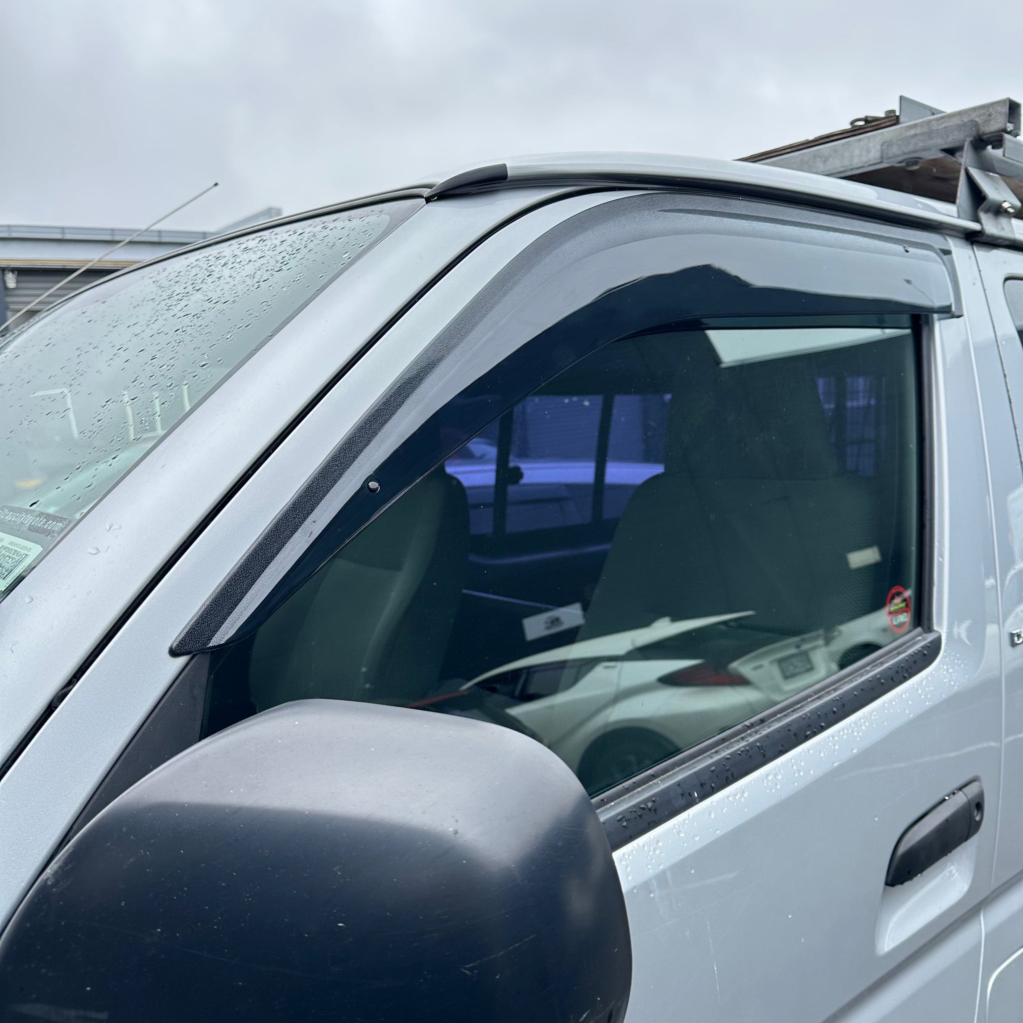DOOR VISORS Aftermarket Style/ MONSOONS Weather Shields Toyota Hiace 2005-2019