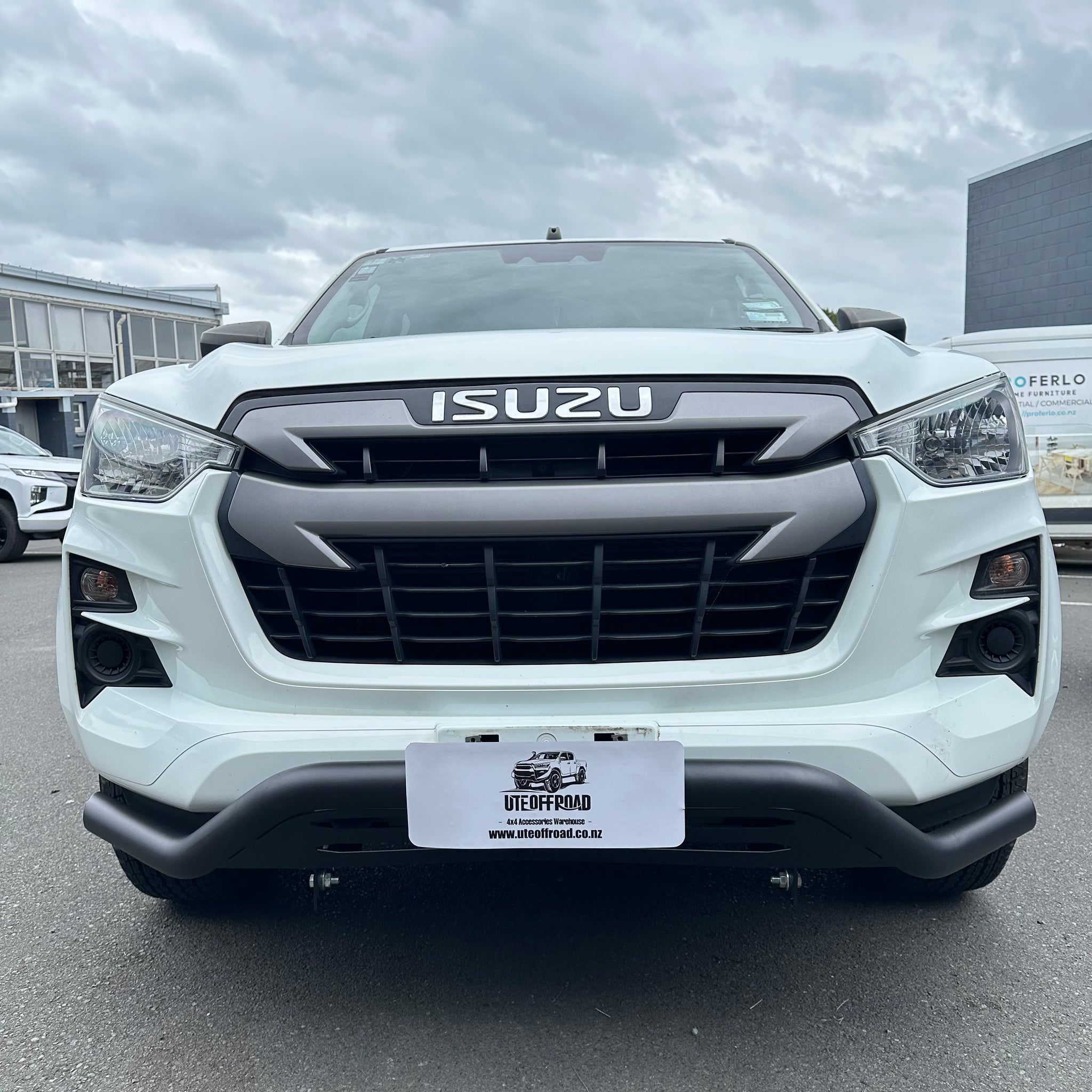 Nudge bar (Compatible Front Sensors) Isuzu D-Max 2021-2023 Black Q1