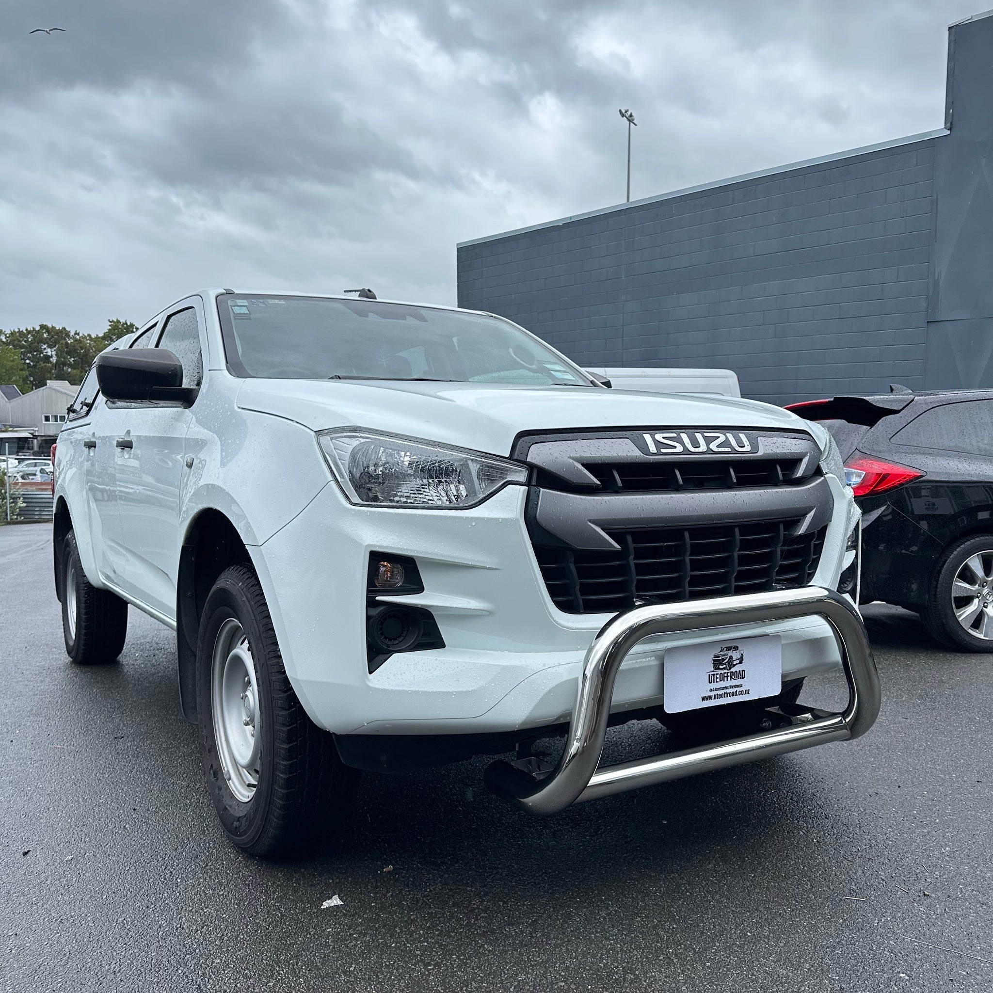 304 Stainless Steel Nudge Bar Isuzu D-Max 2021-2023 Medium Size Chrome