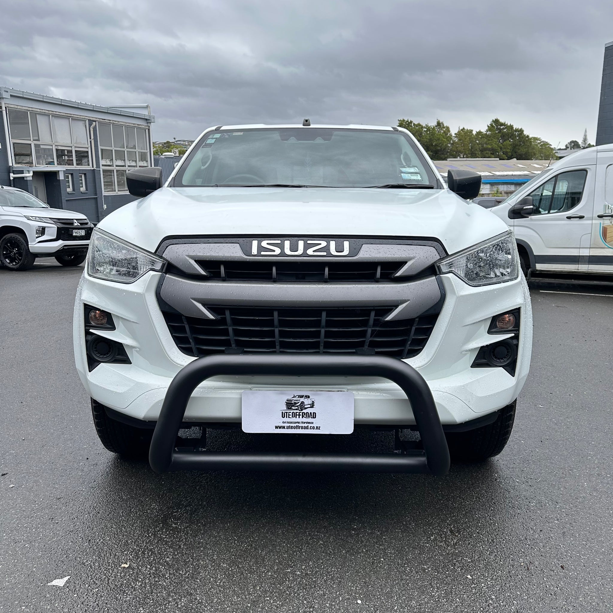 Stainless Steel Nudge Bar for Isuzu D-Max 2021-2023 Medium Size Matte Black