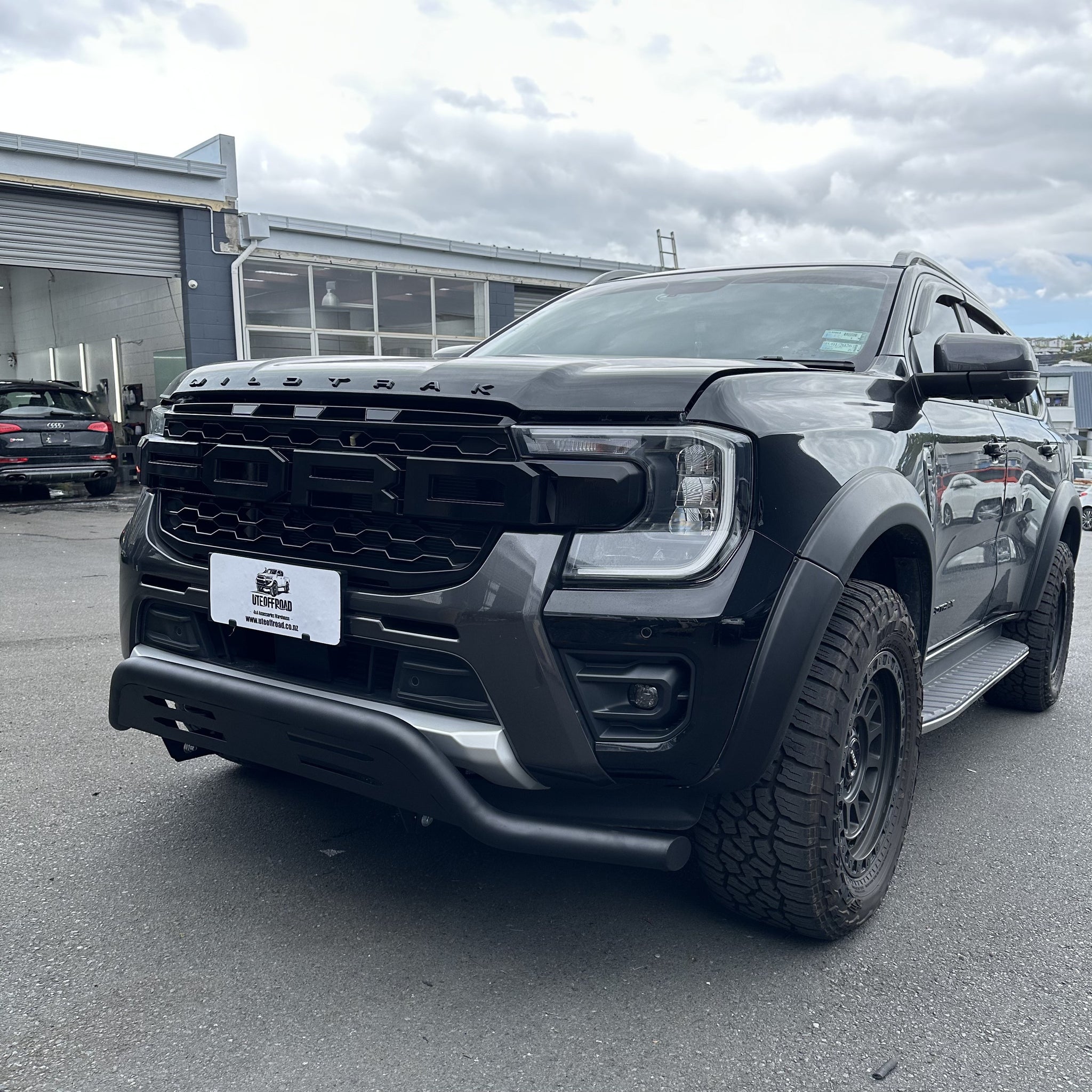 Stainless Steel Nudge bar Ford Ranger 2022+ New Ranger /Everest 2022+ New Everest Black Q1