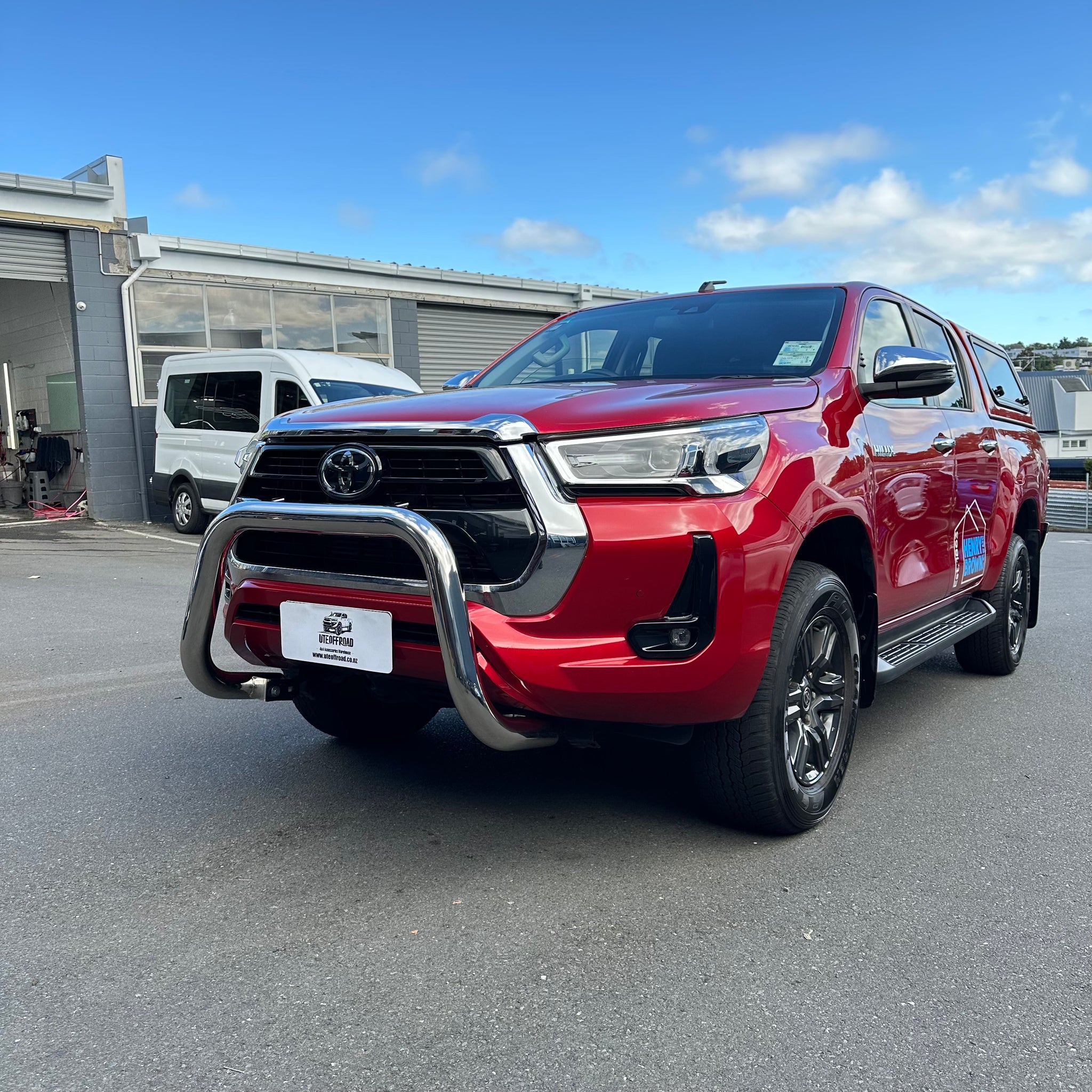 304 Stainless Steel Nudge Bar Toyota Hilux 2021-2025 Chrome W3