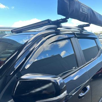 DOOR VISORS/ WINDOW MONSOONS Weather Shields LDV 2017-Current