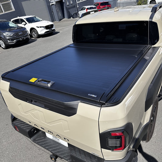 Roll Bar T20 and Premium Manual Roller Shutter for Toyota Hilux 2026 Nex-Gen